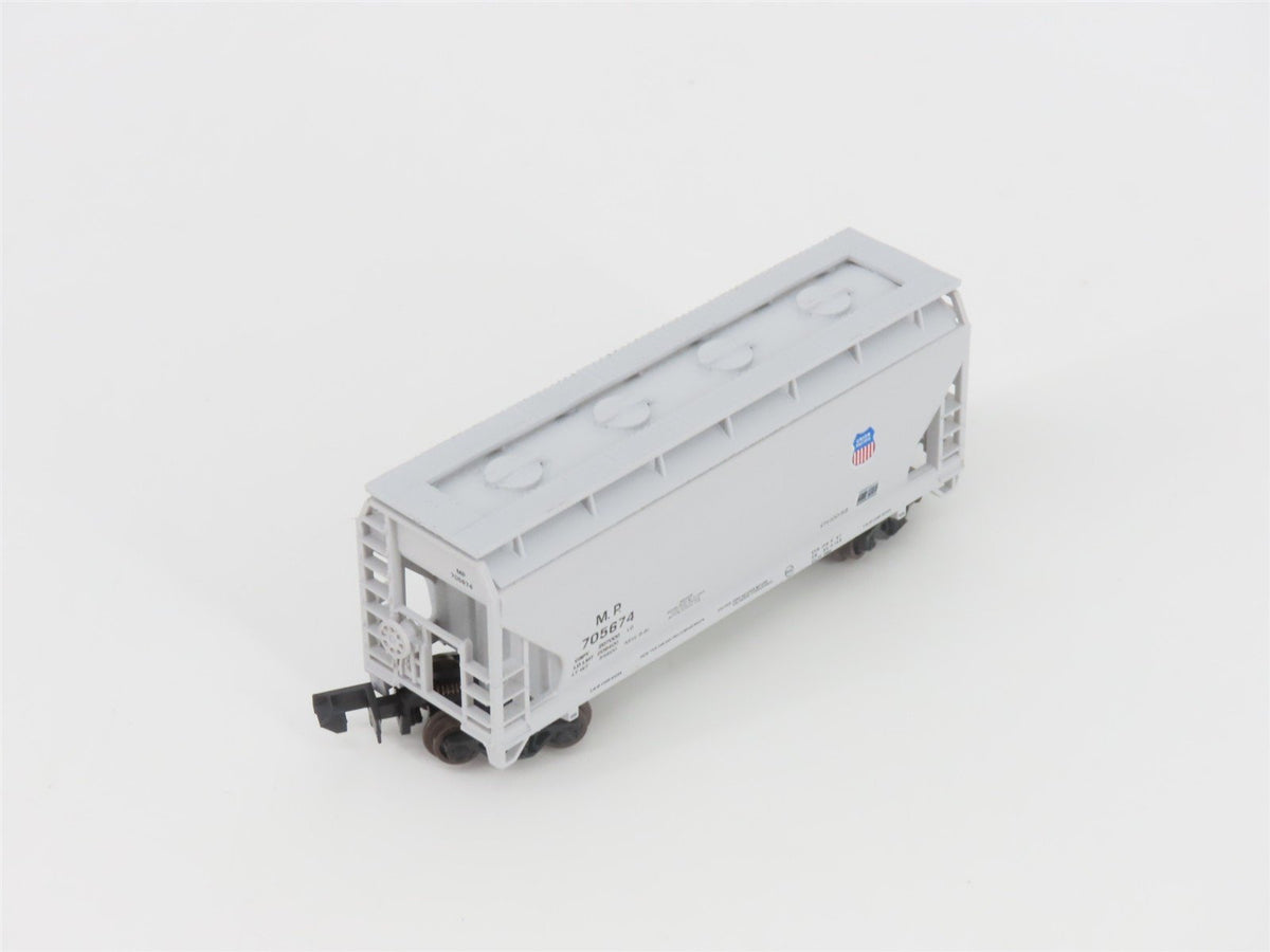 N Scale Atlas 5774 CEI/MP/TP 2-Bay Centerflow Hopper 3-Pack