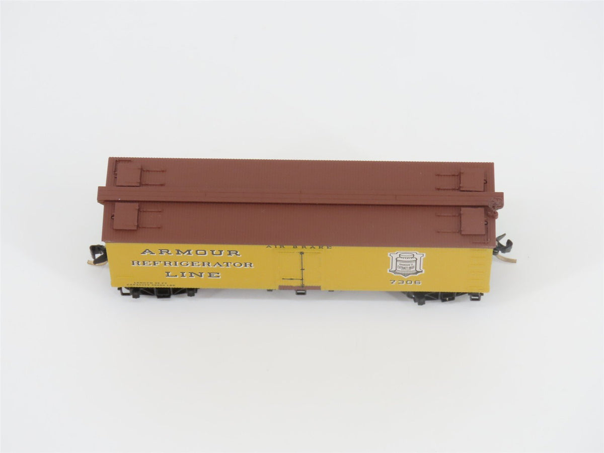 N Scale Micro-Trains MTL 58030 Armour Refrigerator Line 36&#39; Wood Reefer #7306