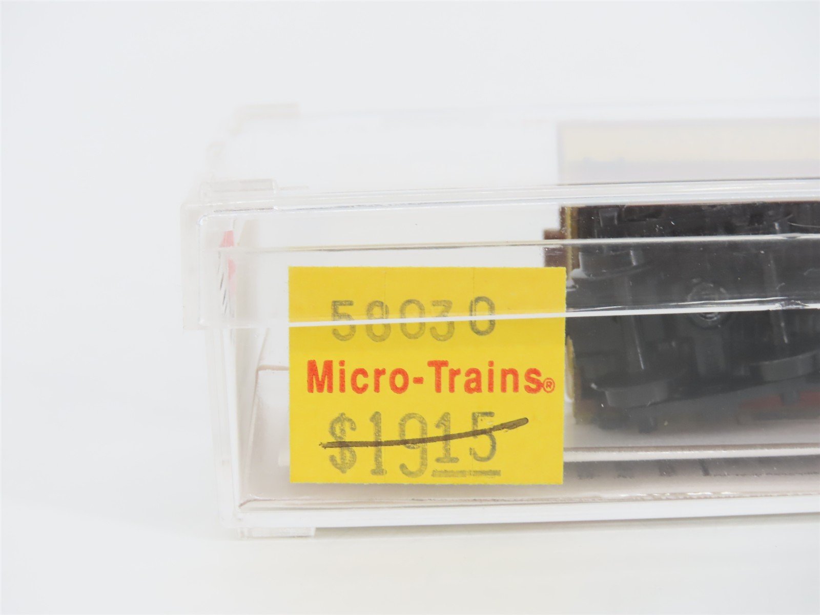N Scale Micro-Trains MTL 58030 Armour Refrigerator Line 36' Wood Reefer #7306