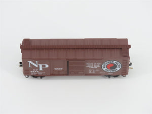 N Scale Micro-Trains MTL 22040 NP Northern Pacific Railway 40' Box Car #8345
