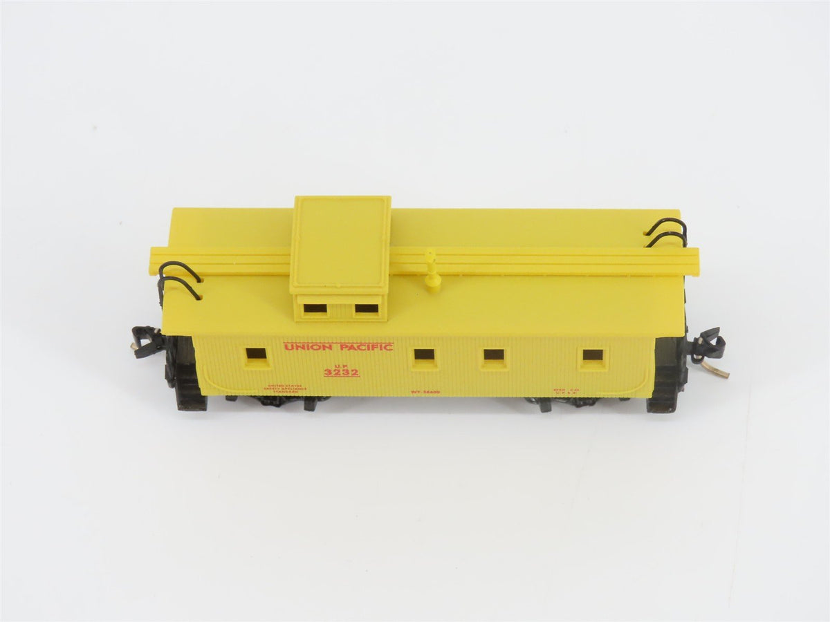 N Scale Micro-Trains MTL 50100 UP Union Pacific Railroad 34&#39; Caboose #3232