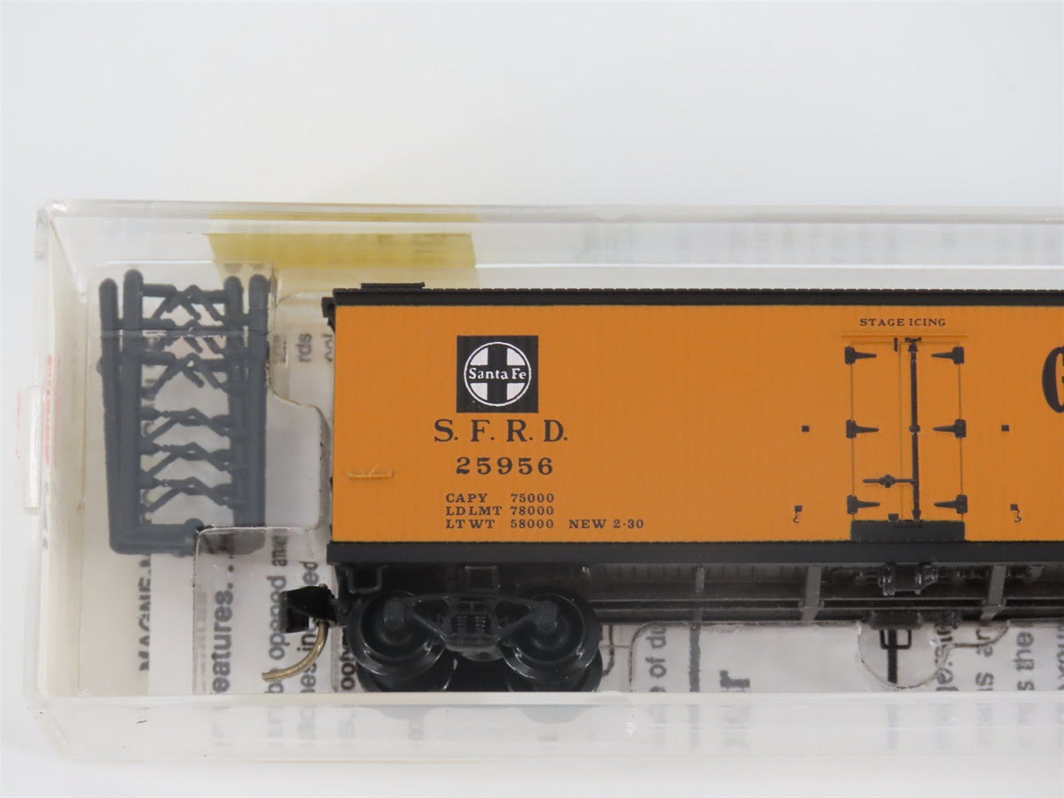 N Scale Micro-Trains MTL 47250 SFRD Santa Fe Grand Canyon Line 40&#39;Reefer #25956
