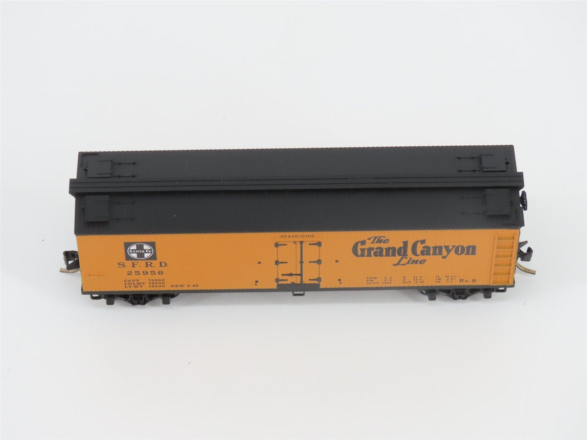 N Scale Micro-Trains MTL 47250 SFRD Santa Fe Grand Canyon Line 40&#39;Reefer #25956
