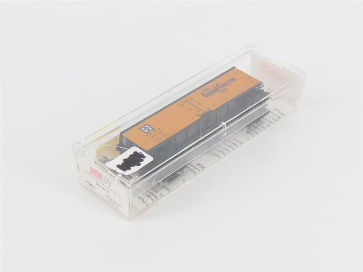 N Scale Micro-Trains MTL 47250 SFRD Santa Fe Grand Canyon Line 40&#39;Reefer #25956