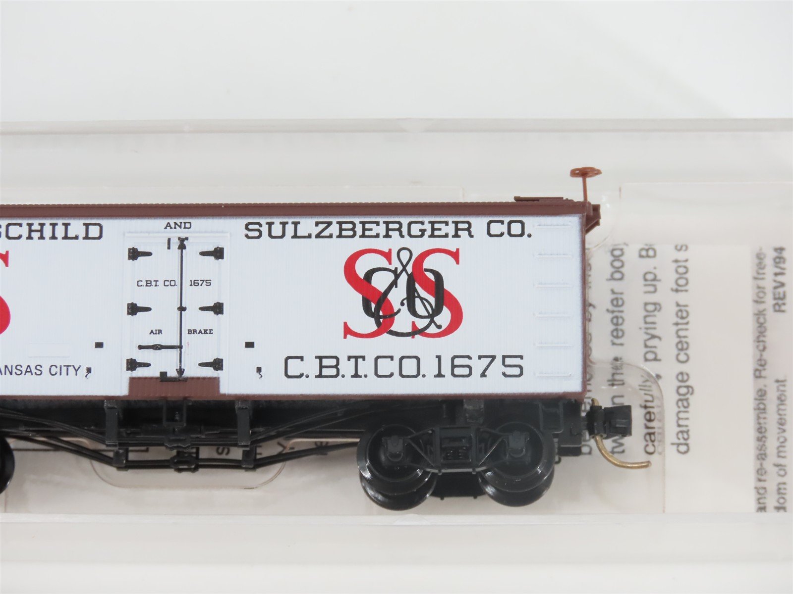 N Scale Micro-Trains MTL 58020 CBTCO Schwarzchild & Sulzberger 36' Reefer #1675