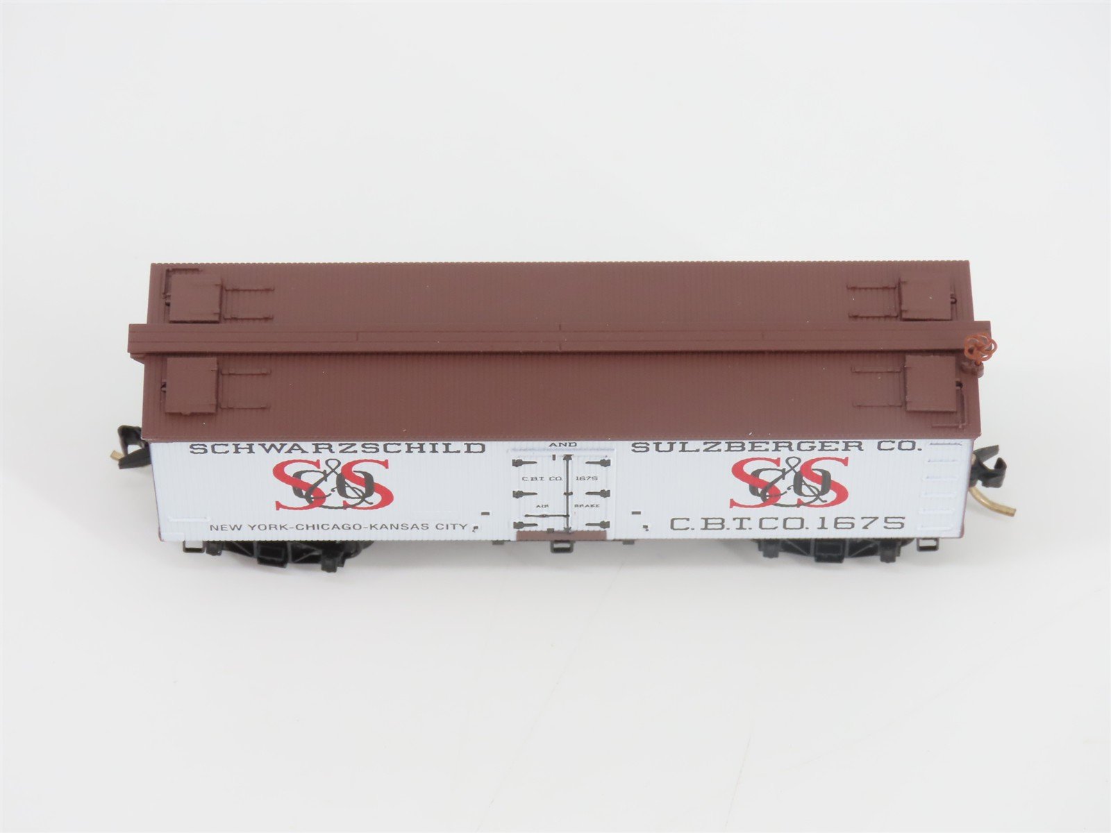 N Scale Micro-Trains MTL 58020 CBTCO Schwarzchild & Sulzberger 36' Reefer #1675