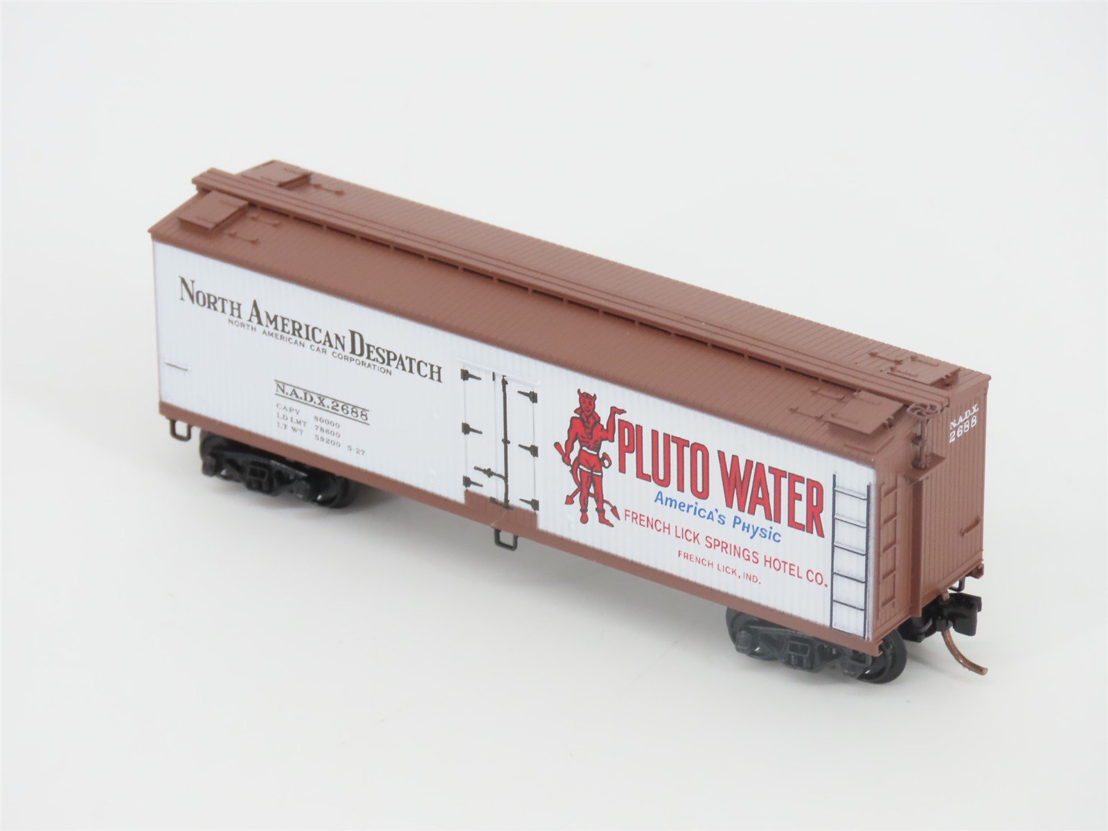 N Scale Micro-Trains MTL 49490 NADX Pluto Water 40' Wood Reefer #2688