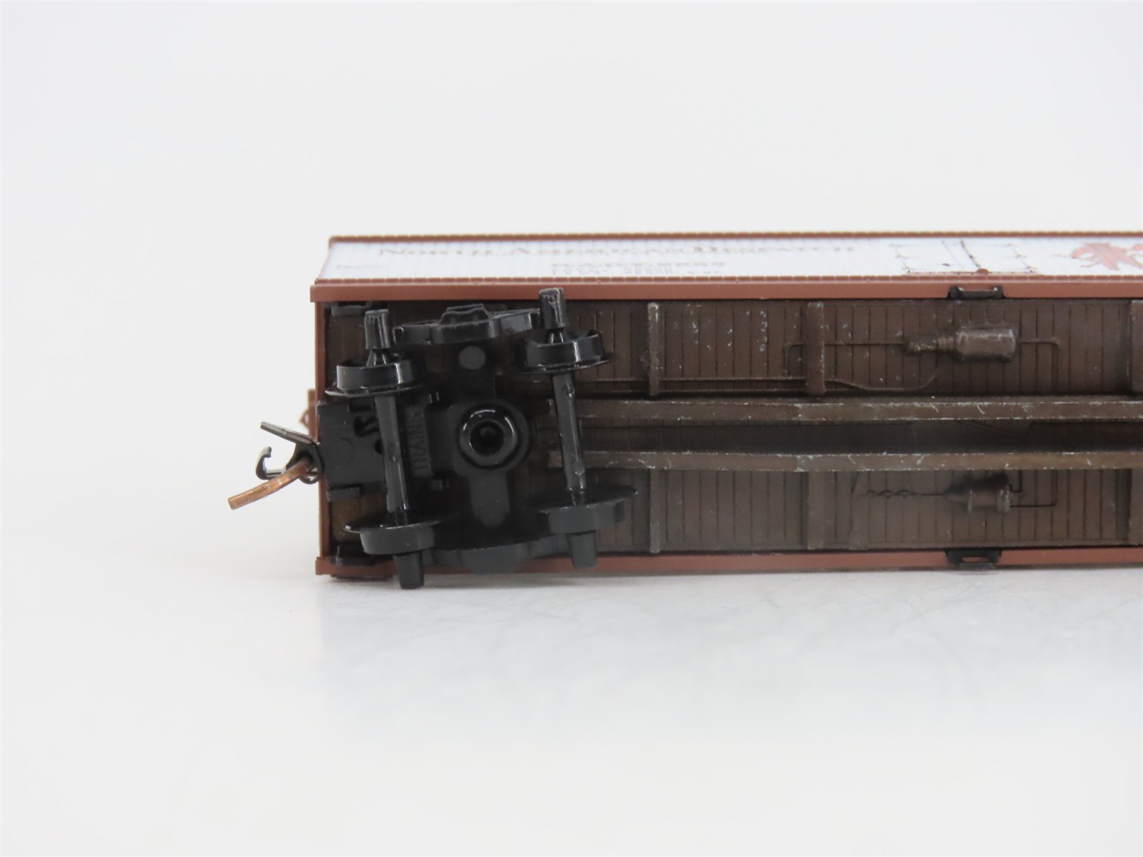 N Scale Micro-Trains MTL 49490 NADX Pluto Water 40' Wood Reefer #2688