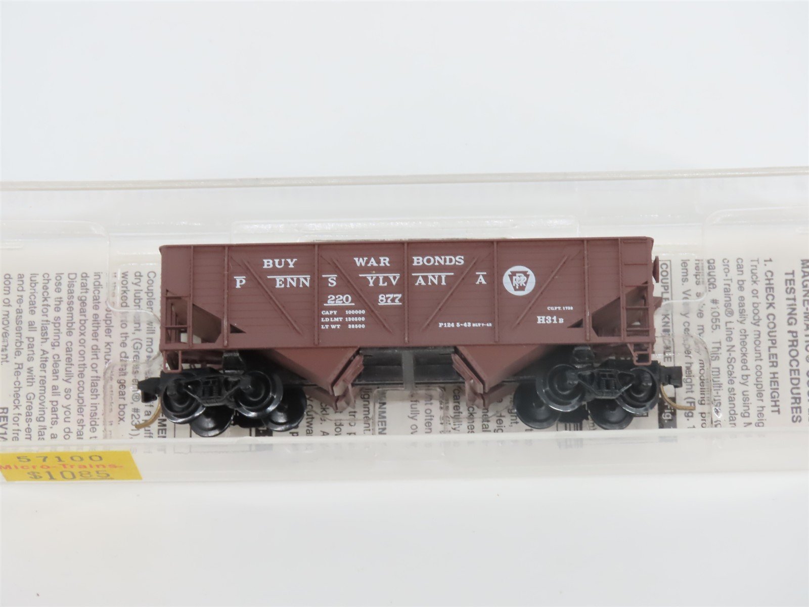 N Scale Micro-Trains MTL 57100 PRR Pennsylvania "War Bonds" 2-Bay Hopper #220877