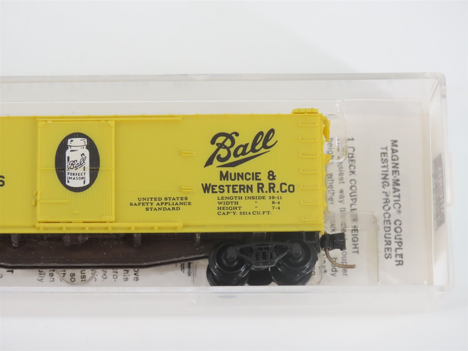 N Scale Micro-Trains MTL 42030 MWR Ball Glass Jars 40' Single Door Box Car #1020