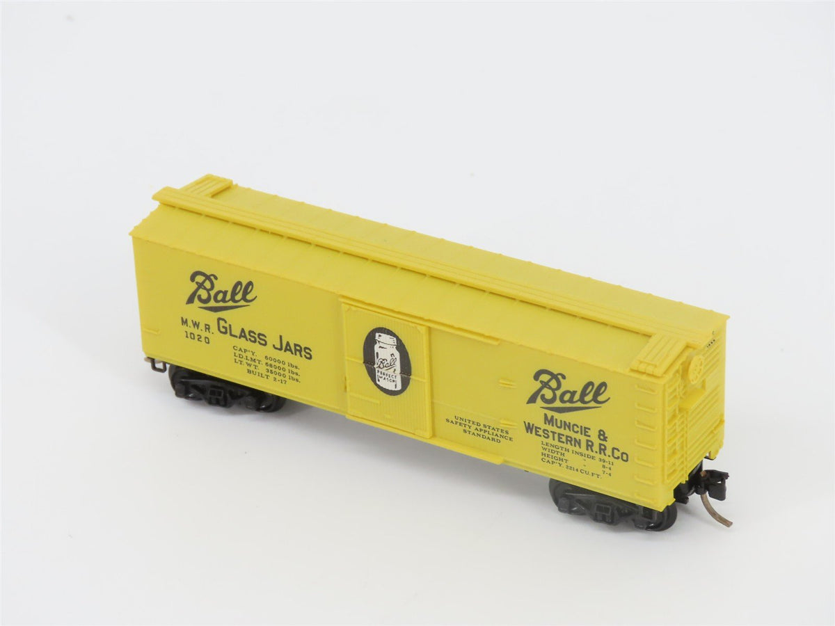 N Scale Micro-Trains MTL 42030 MWR Ball Glass Jars 40&#39; Single Door Box Car #1020