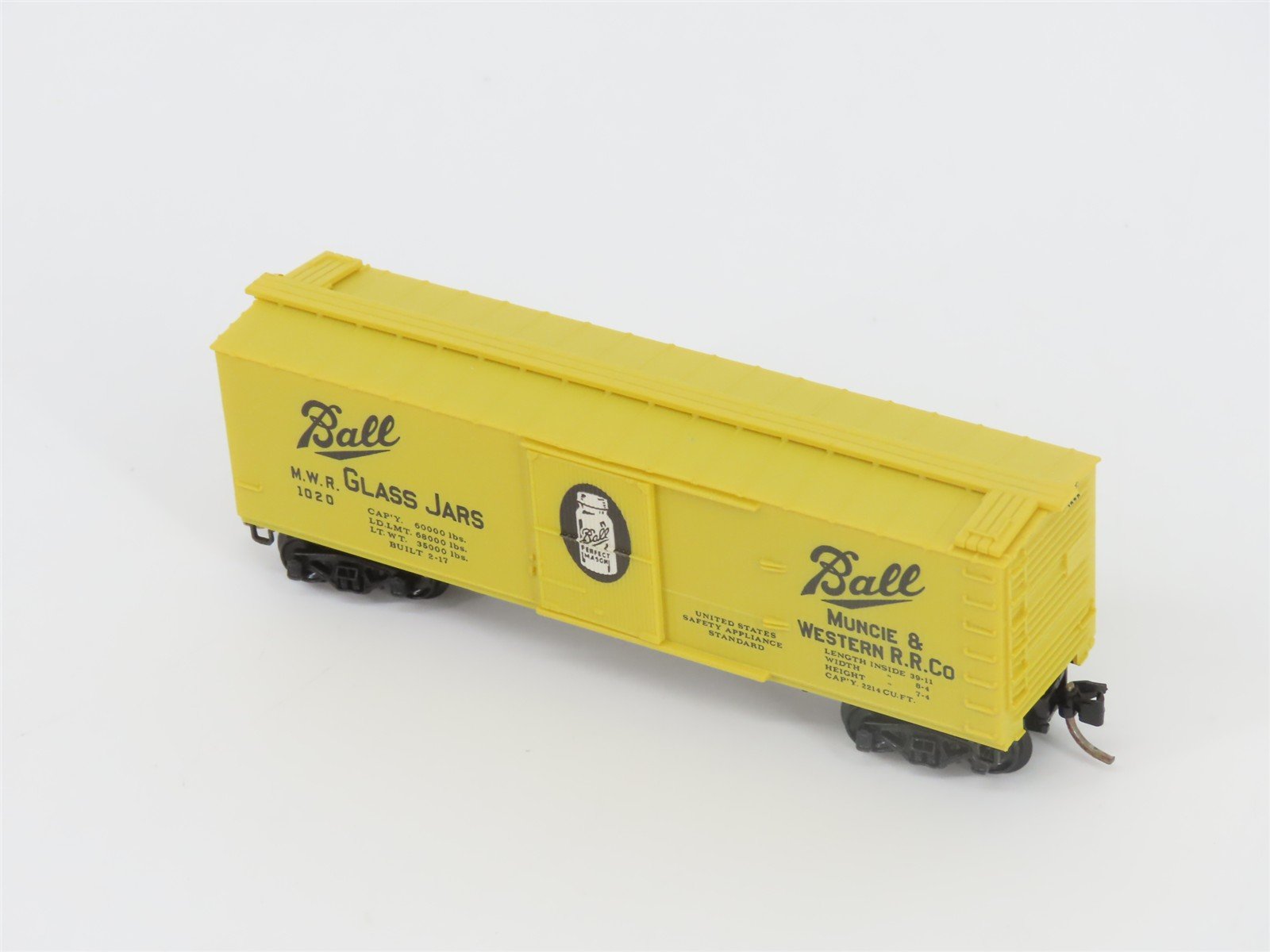 N Scale Micro-Trains MTL 42030 MWR Ball Glass Jars 40' Single Door Box Car #1020