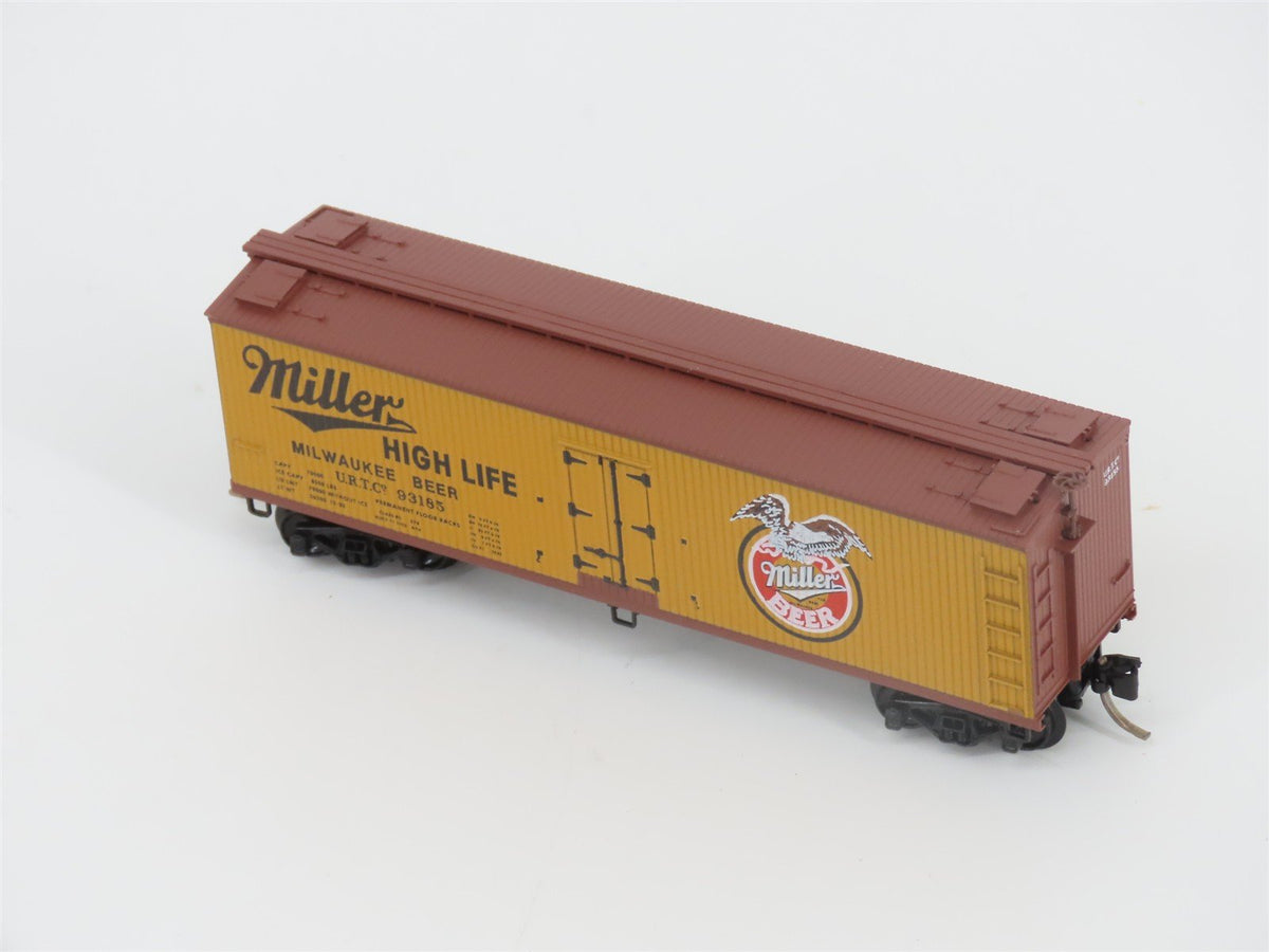 N Scale Micro-Trains MTL 49410 URTC Miller High Life 40&#39; Wood Reefer #93185