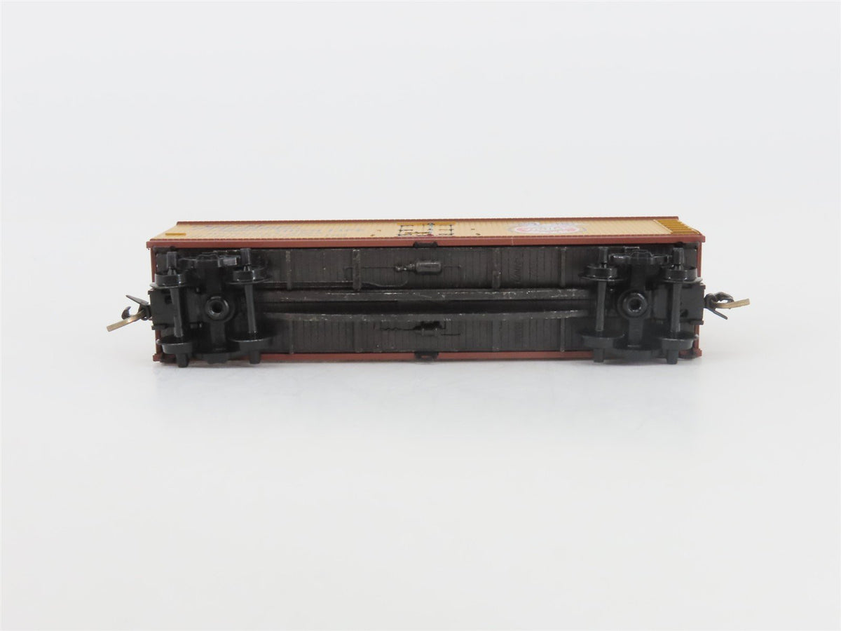 N Scale Micro-Trains MTL 49410 URTC Miller High Life 40&#39; Wood Reefer #93185