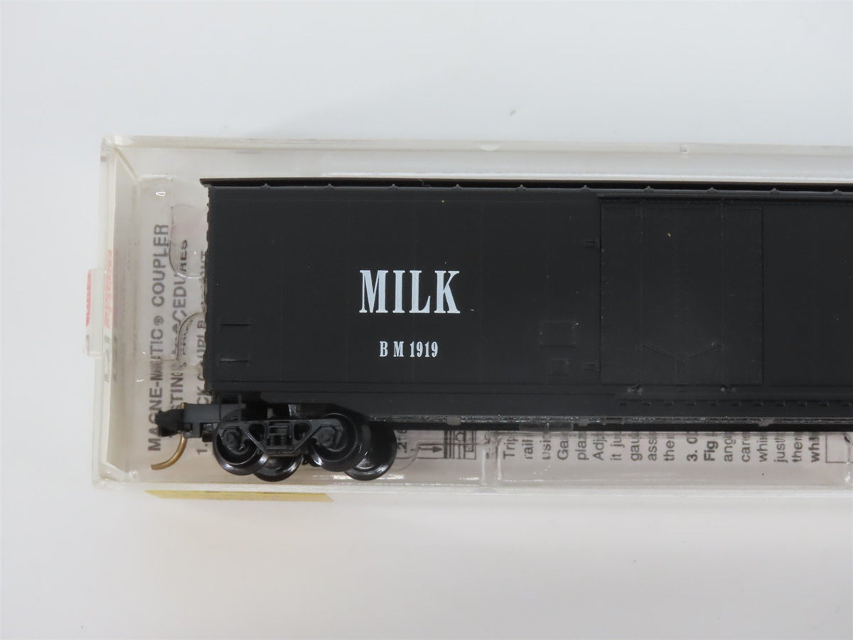 N Scale Micro-Trains MTL 32330 BM Boston &amp; Maine Milk 50&#39; Box Car #1919