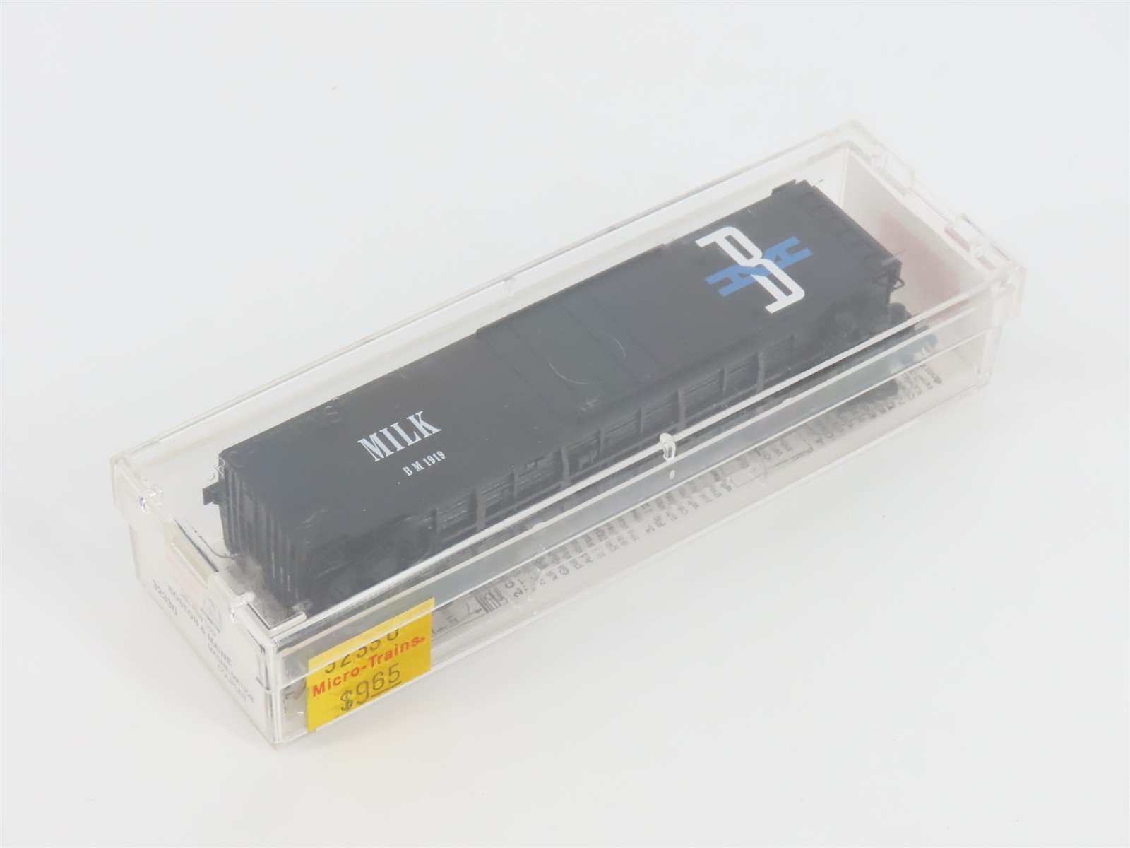 N Scale Micro-Trains MTL 32330 BM Boston & Maine Milk 50' Box Car #1919