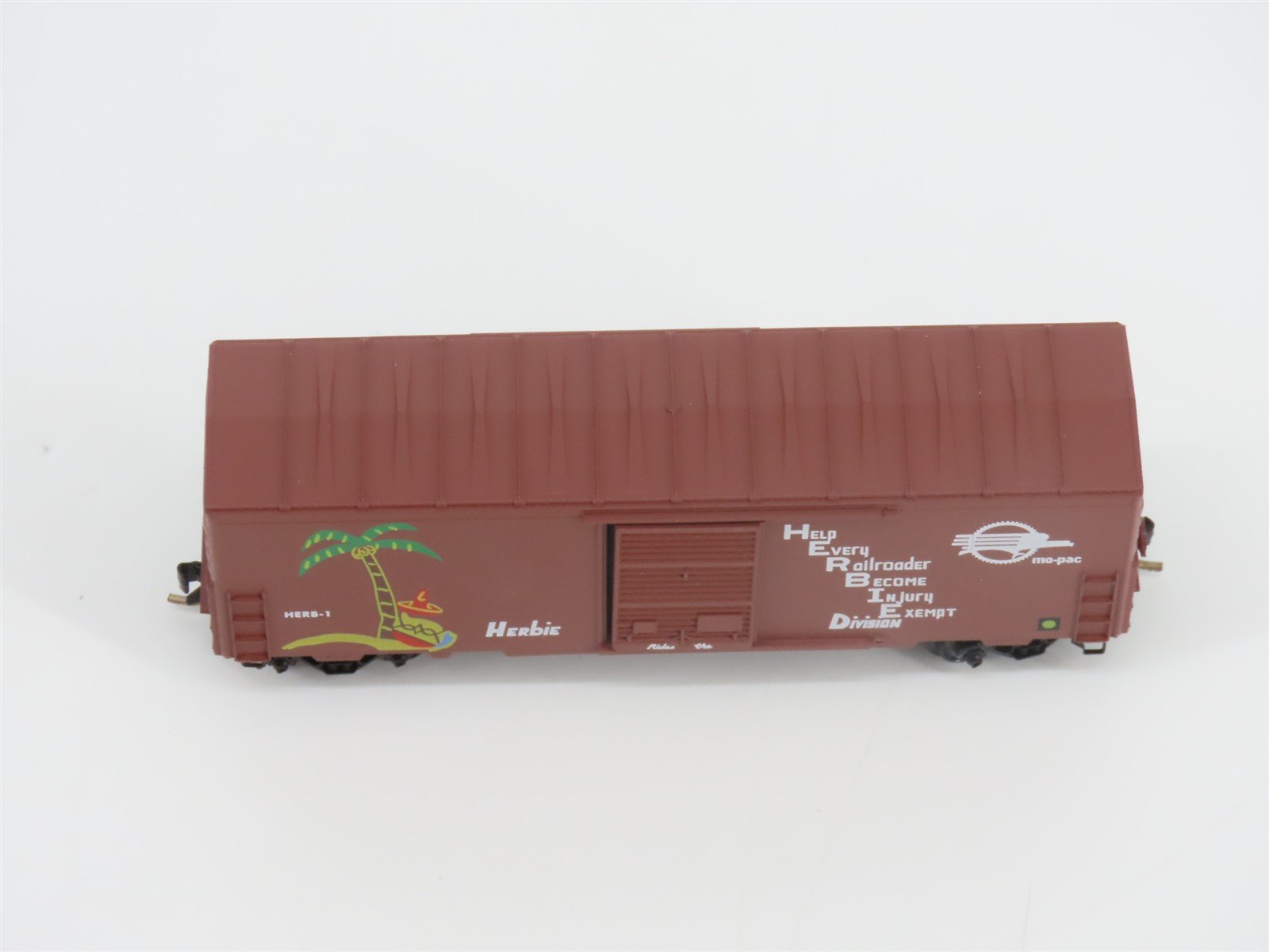 N Scale Micro-Trains MTL 24220 MP HERB Missouri Pacific Herbie 40' Box Car #1