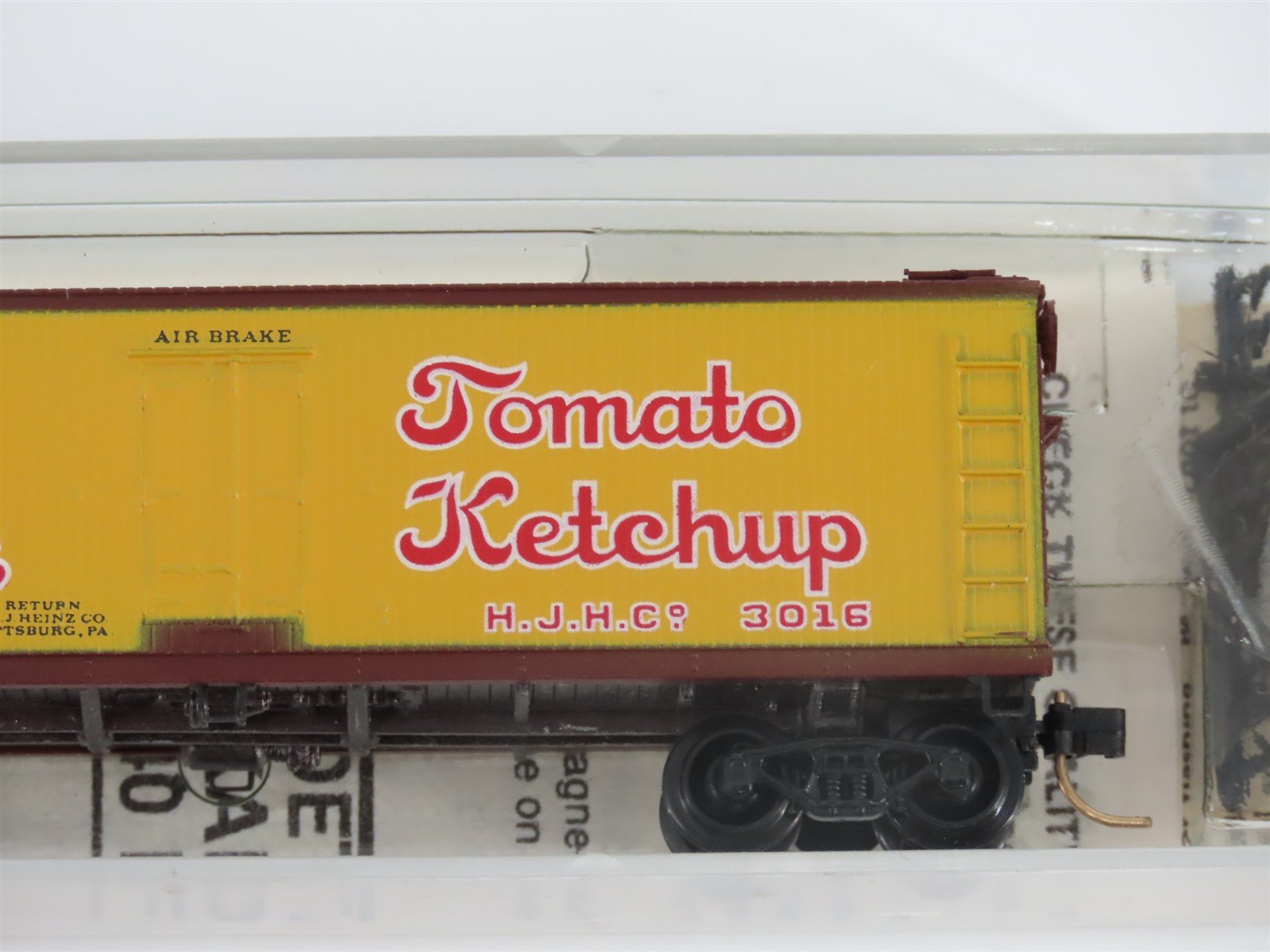 N Scale Kadee Micro-Trains MTL 47020 HJHC Heinz 57 Ketchup 40' Reefer #3016