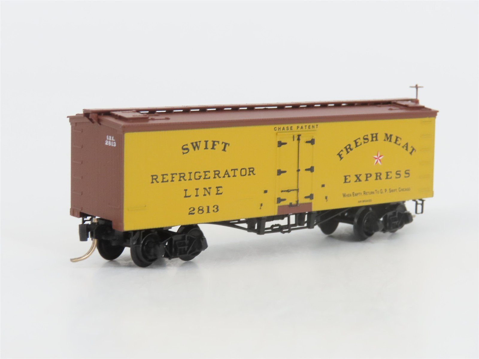 N Scale Micro-Trains MTL 58010 SRL Swift 36' Wood Sheathed Ice Reefer #2813