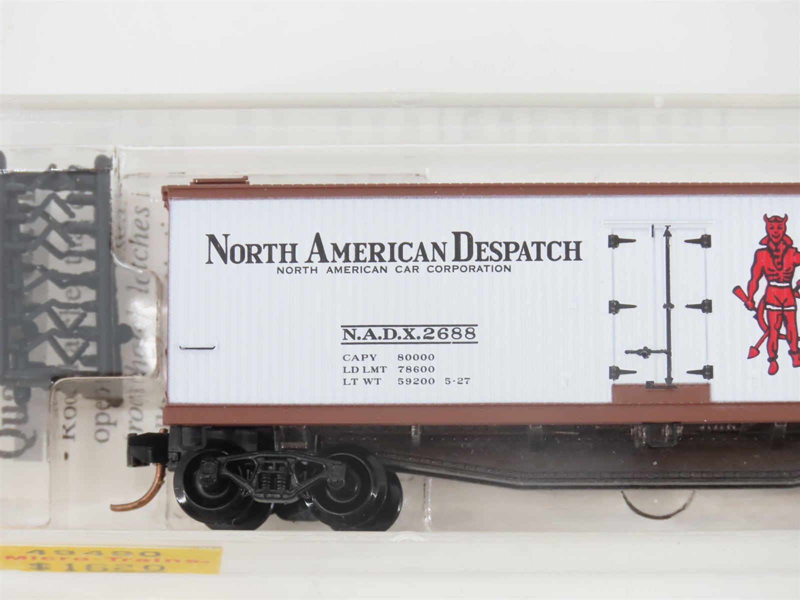 N Scale Micro-Trains MTL 49490 NADX Pluto Water 40' Wood Reefer #2688