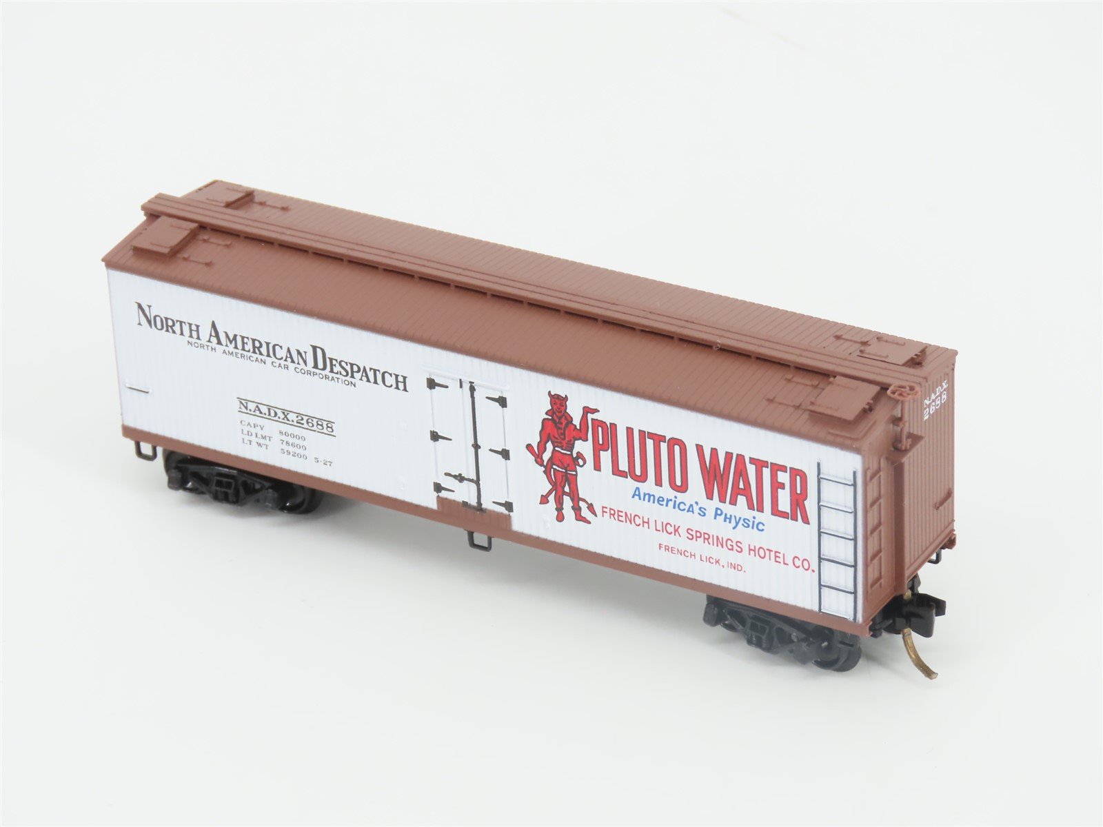 N Scale Micro-Trains MTL 49490 NADX Pluto Water 40' Wood Reefer #2688