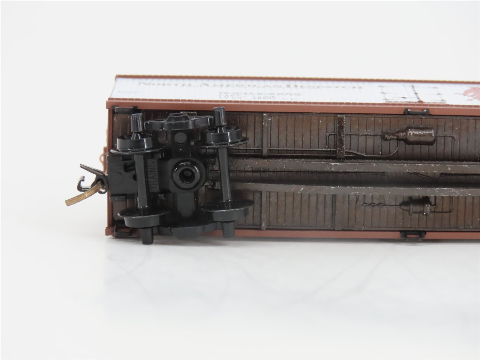 N Scale Micro-Trains MTL 49490 NADX Pluto Water 40' Wood Reefer #2688