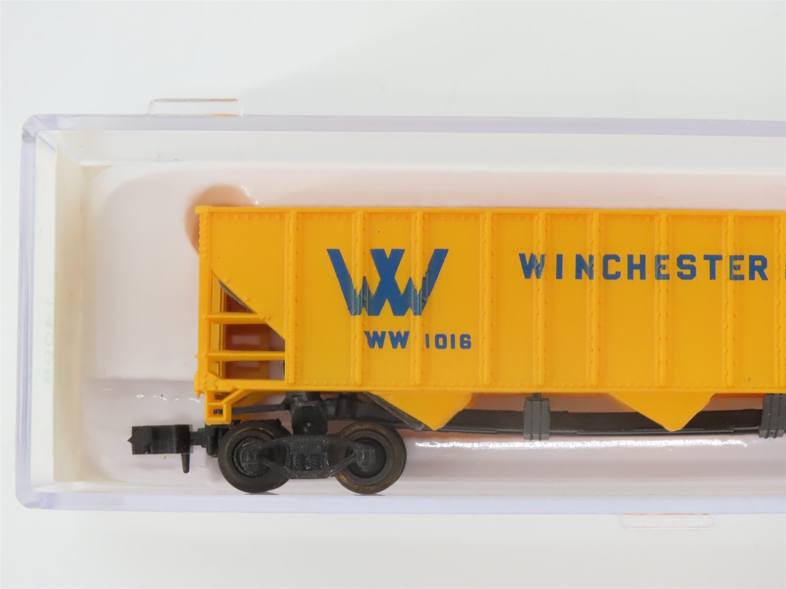 N Scale Bev-Bel 14008 WW Winchester & Western 3-Bay Open Hopper #1016