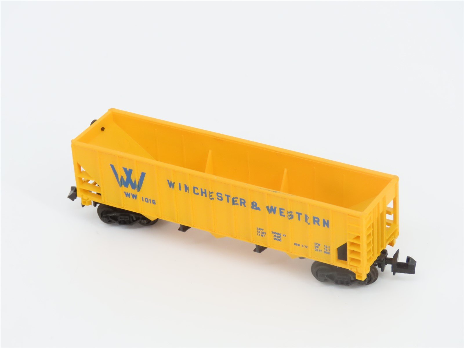 N Scale Bev-Bel 14008 WW Winchester & Western 3-Bay Open Hopper #1016
