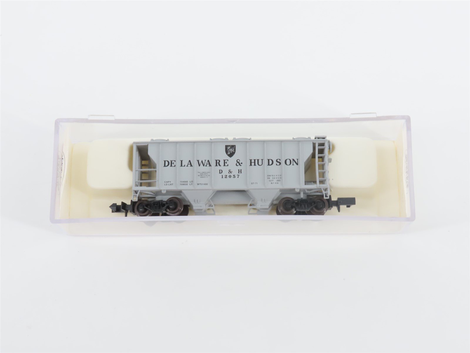 N Scale Atlas 3161 D&H Delaware & Hudson Railroad 2-Bay Covered Hopper #12057