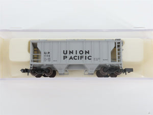 N Scale Atlas 3173 UP Union Pacific Railroad 2-Bay Covered Hopper #11136