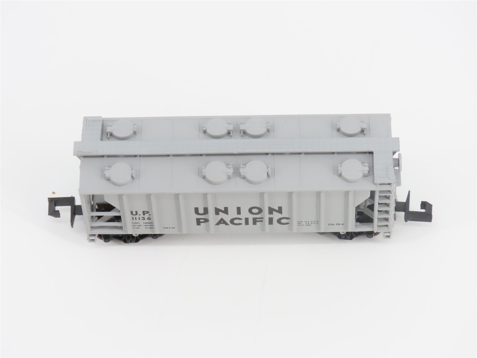 N Scale Atlas 3173 UP Union Pacific Railroad 2-Bay Covered Hopper #11136
