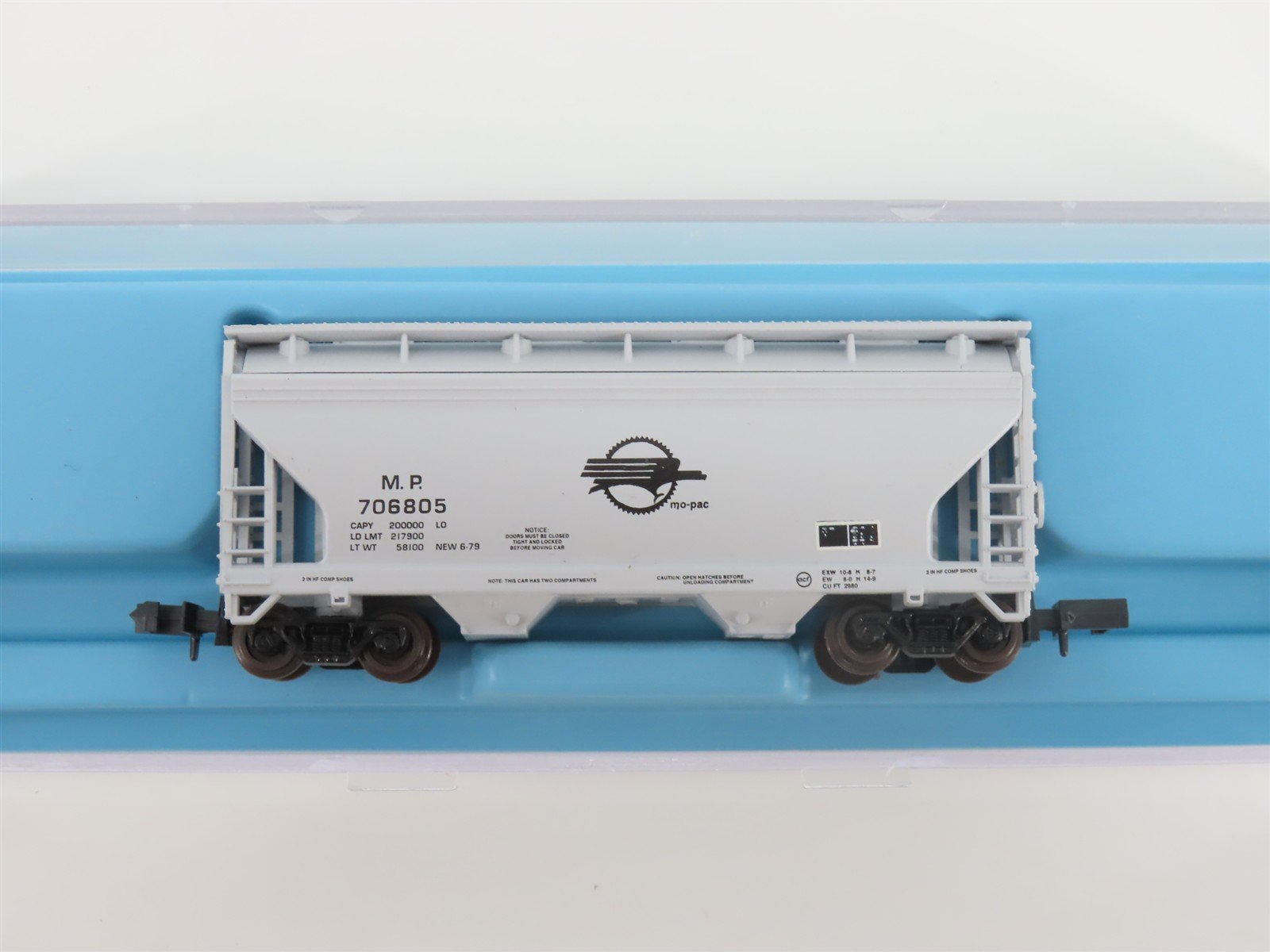 N Scale Atlas 3918 MP Missouri Pacific Mo-Pac 2-Bay Centerflow Hopper #706805