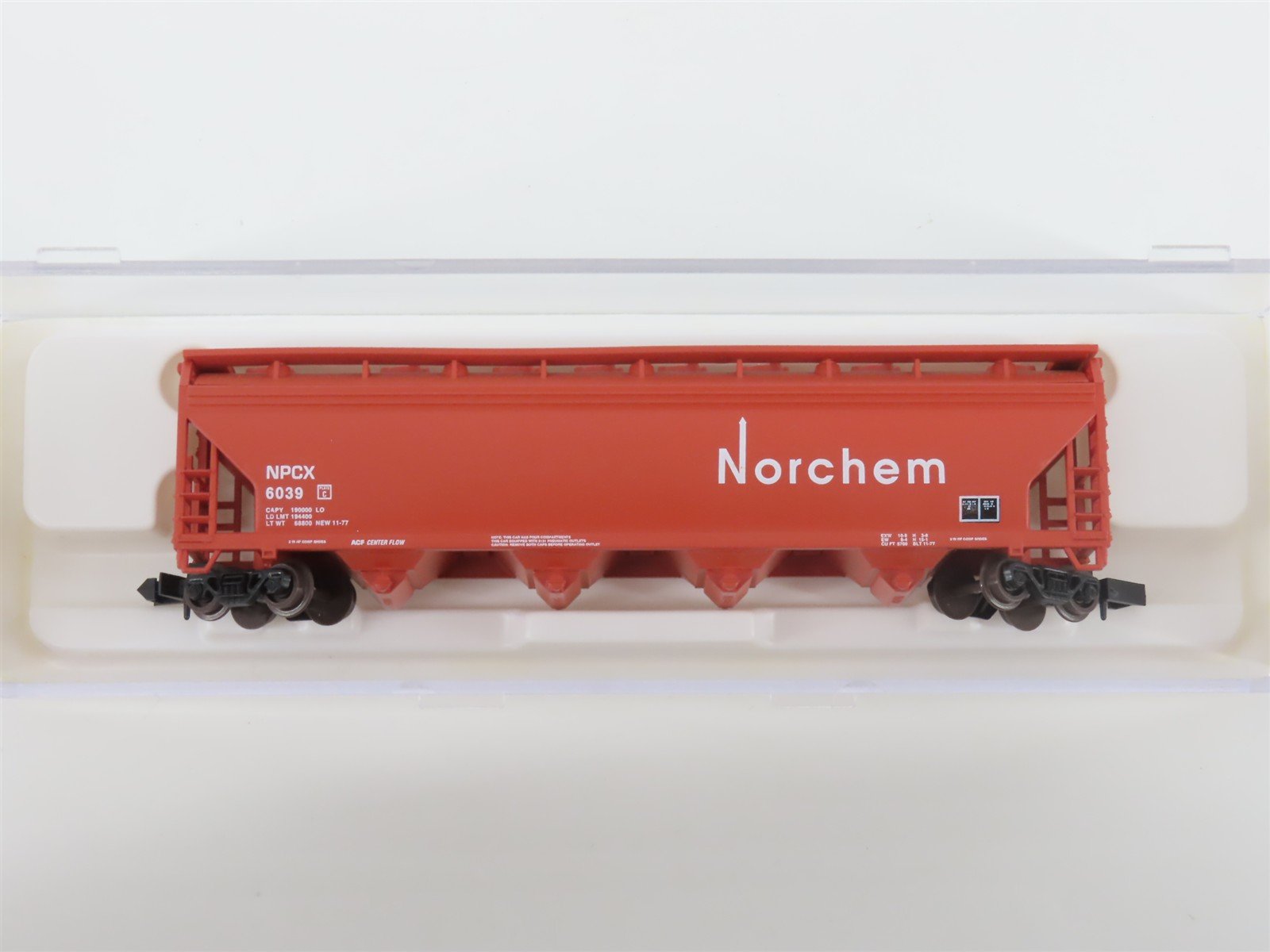 N Scale Atlas 3955 NPCX Norchem 4-Bay Covered Hopper #6039
