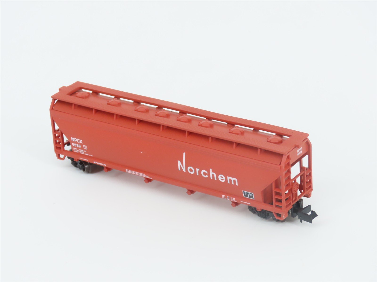 N Scale Atlas 3955 NPCX Norchem 4-Bay Covered Hopper #6039