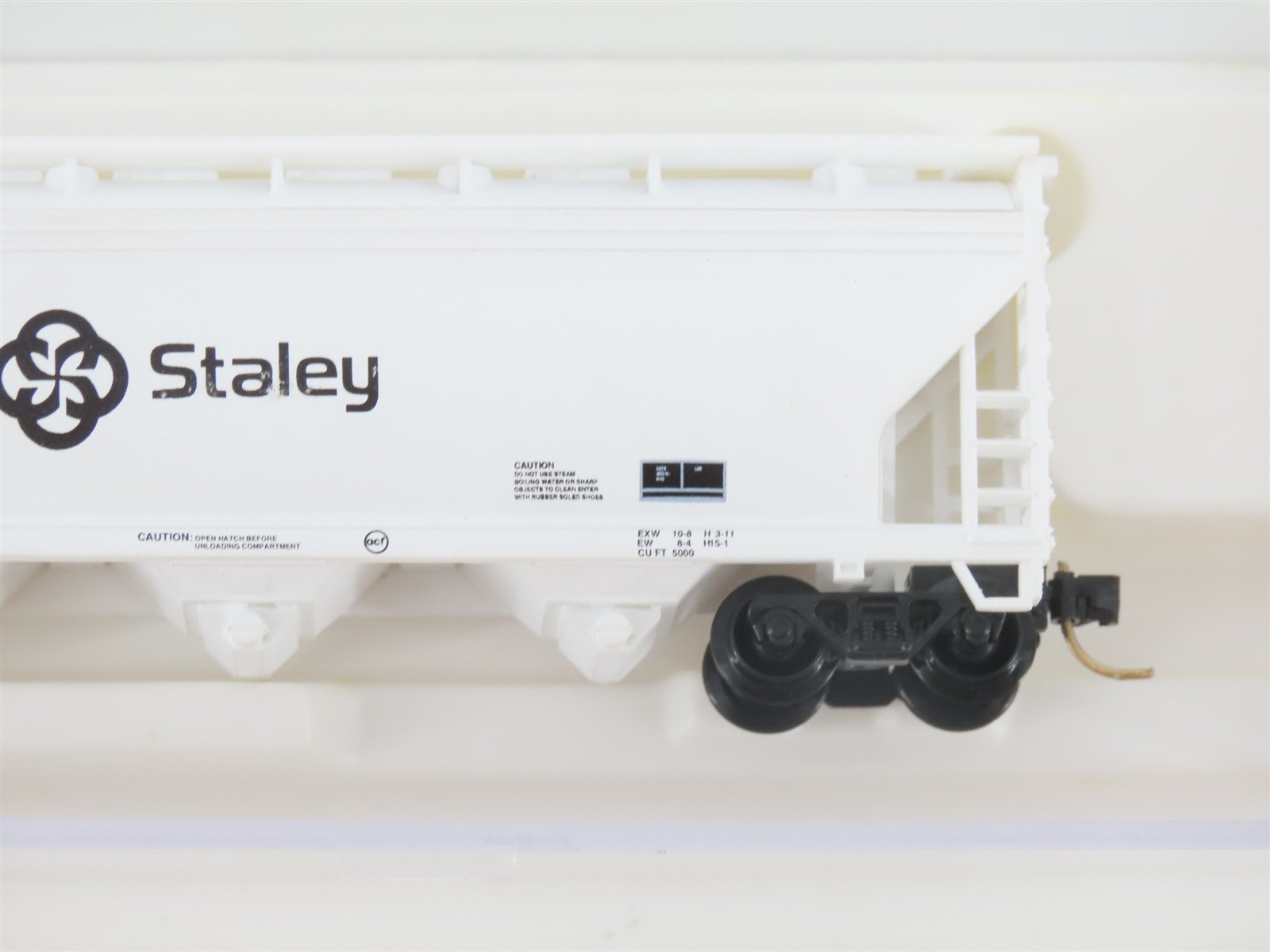 N Scale Atlas 3958 ACFX Staley 4-Bay Covered Hopper #59901