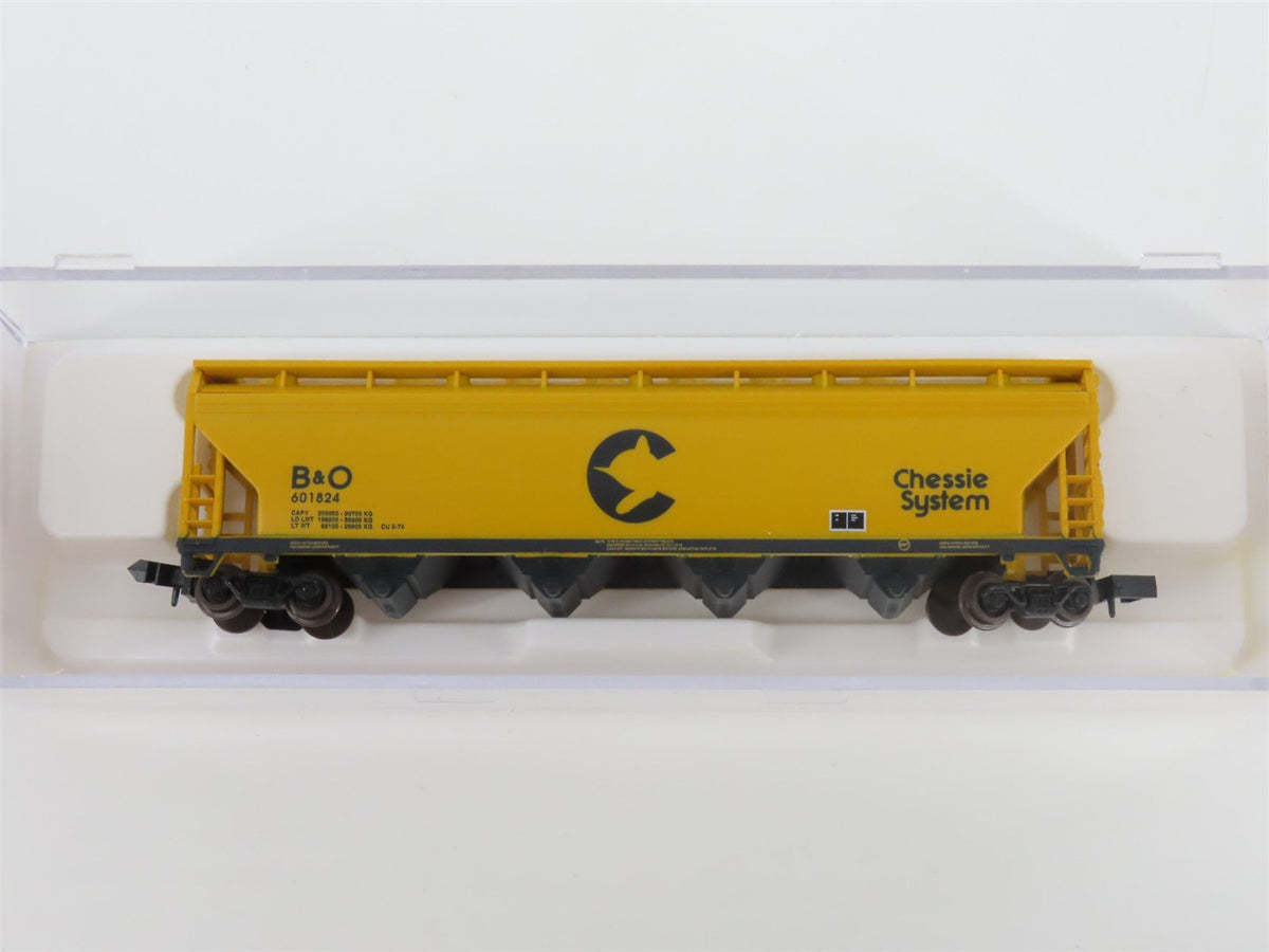 N Atlas 3957 B&amp;O Baltimore &amp; Ohio Chessie System 4-Bay Centerflow Hopper #601824