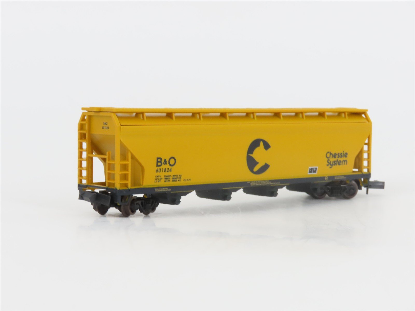 N Atlas 3957 B&O Baltimore & Ohio Chessie System 4-Bay Centerflow Hopper #601824