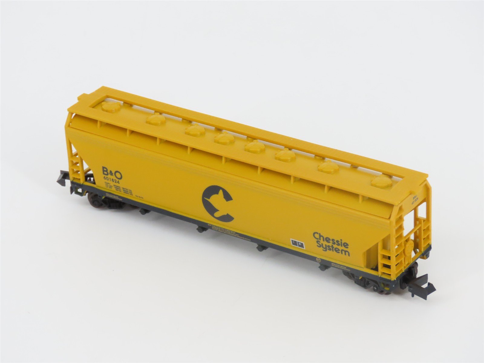 N Atlas 3957 B&O Baltimore & Ohio Chessie System 4-Bay Centerflow Hopper #601824