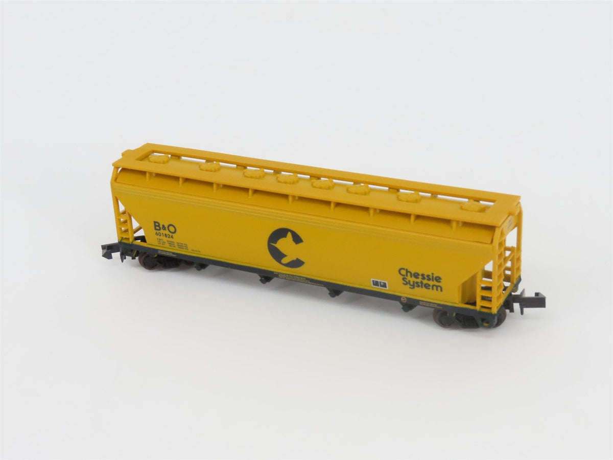 N Atlas 3957 B&amp;O Baltimore &amp; Ohio Chessie System 4-Bay Centerflow Hopper #601824