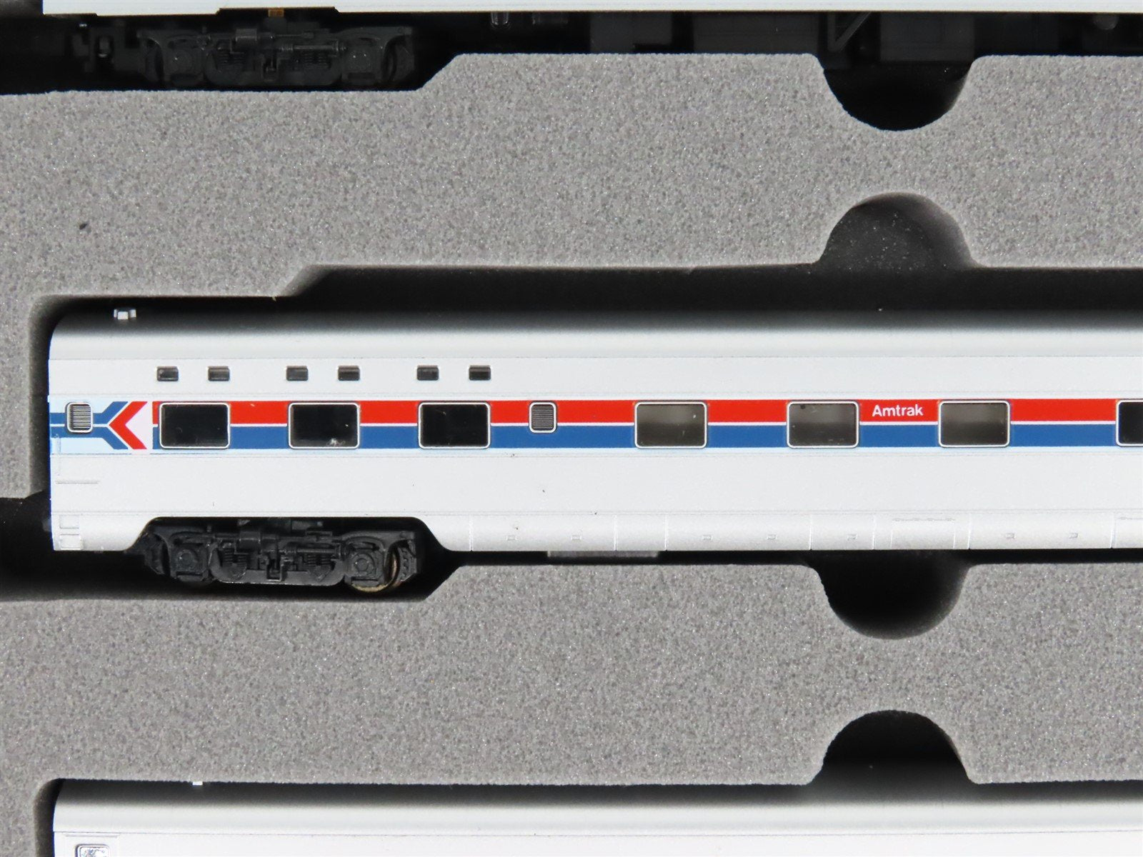 N Scale KATO 106-011 AMTK Amtrak Smooth Side Passenger 6-Car Set
