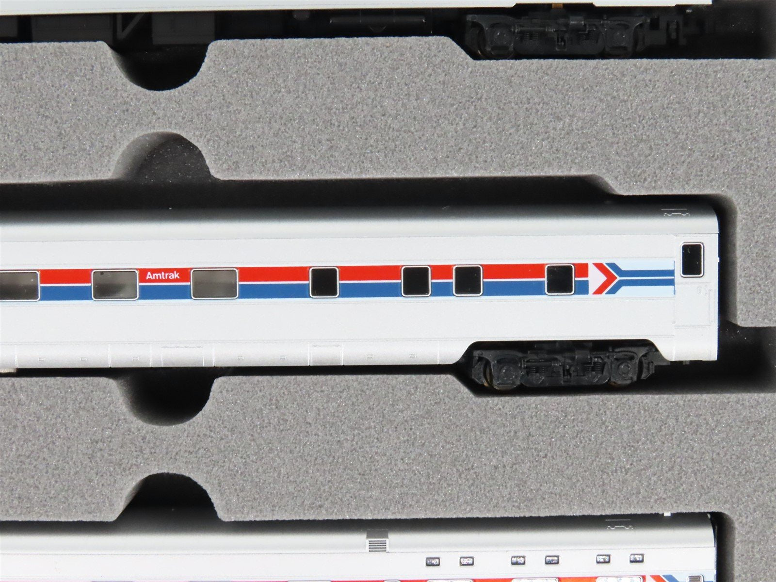 N Scale KATO 106-011 AMTK Amtrak Smooth Side Passenger 6-Car Set