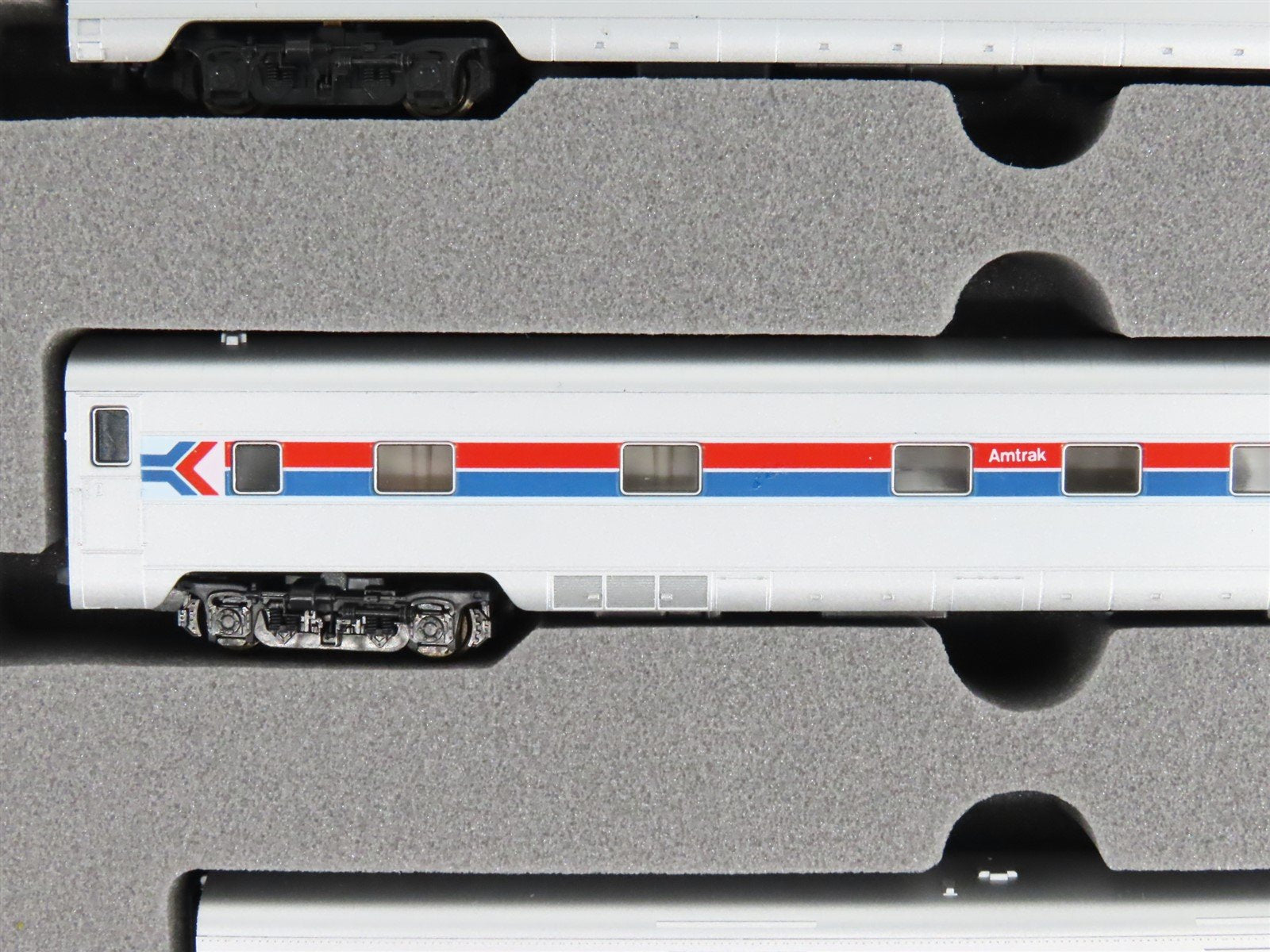 N Scale KATO 106-011 AMTK Amtrak Smooth Side Passenger 6-Car Set