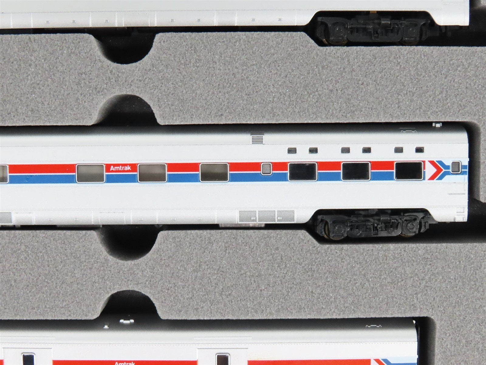 N Scale KATO 106-011 AMTK Amtrak Smooth Side Passenger 6-Car Set