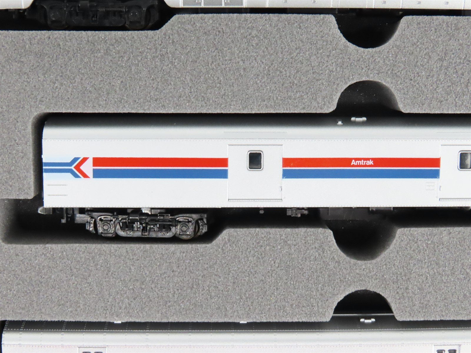 N Scale KATO 106-011 AMTK Amtrak Smooth Side Passenger 6-Car Set