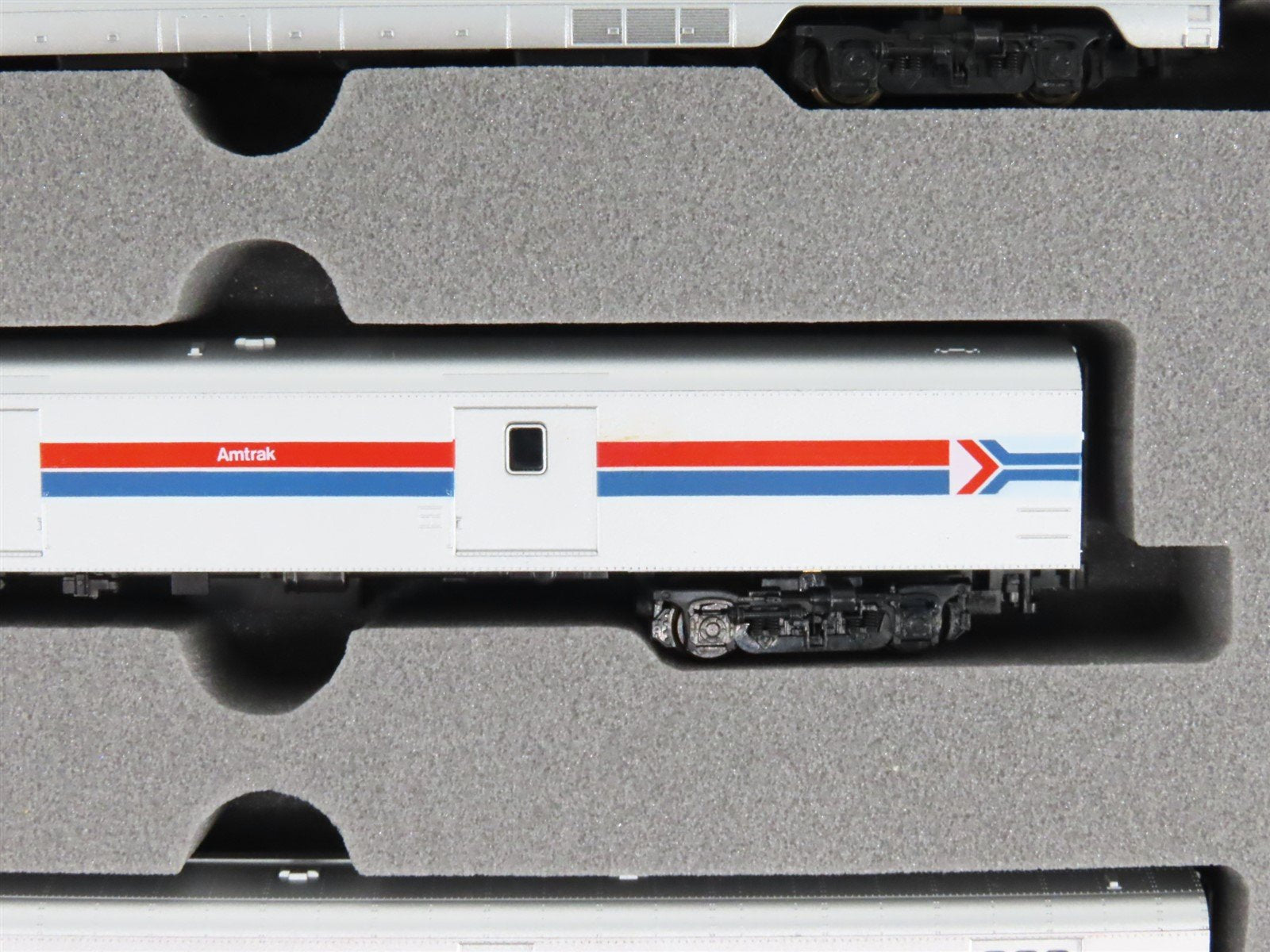 N Scale KATO 106-011 AMTK Amtrak Smooth Side Passenger 6-Car Set