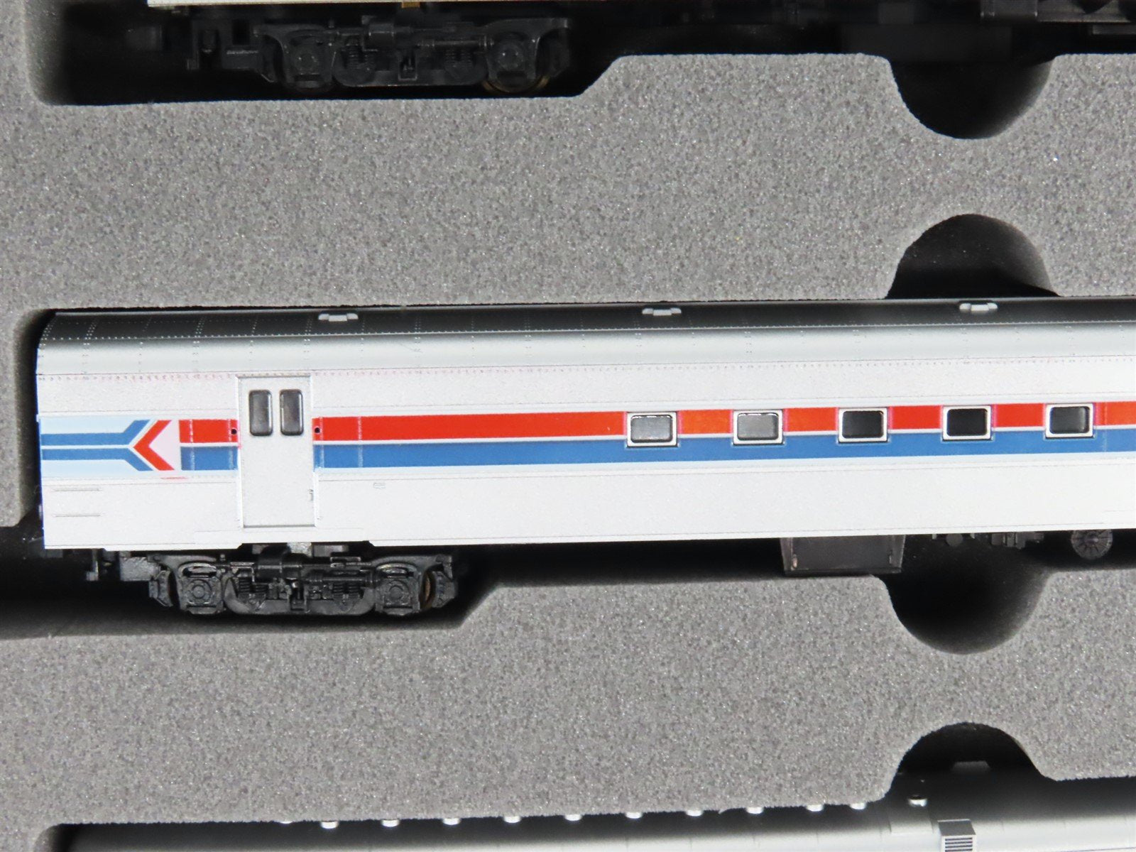 N Scale KATO 106-011 AMTK Amtrak Smooth Side Passenger 6-Car Set