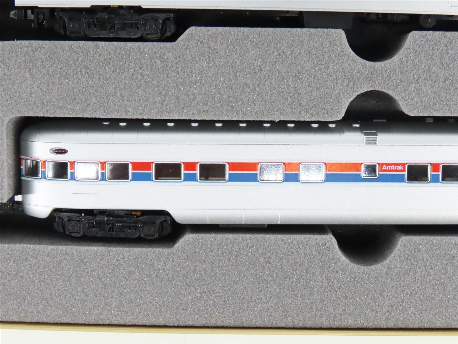 N Scale KATO 106-011 AMTK Amtrak Smooth Side Passenger 6-Car Set