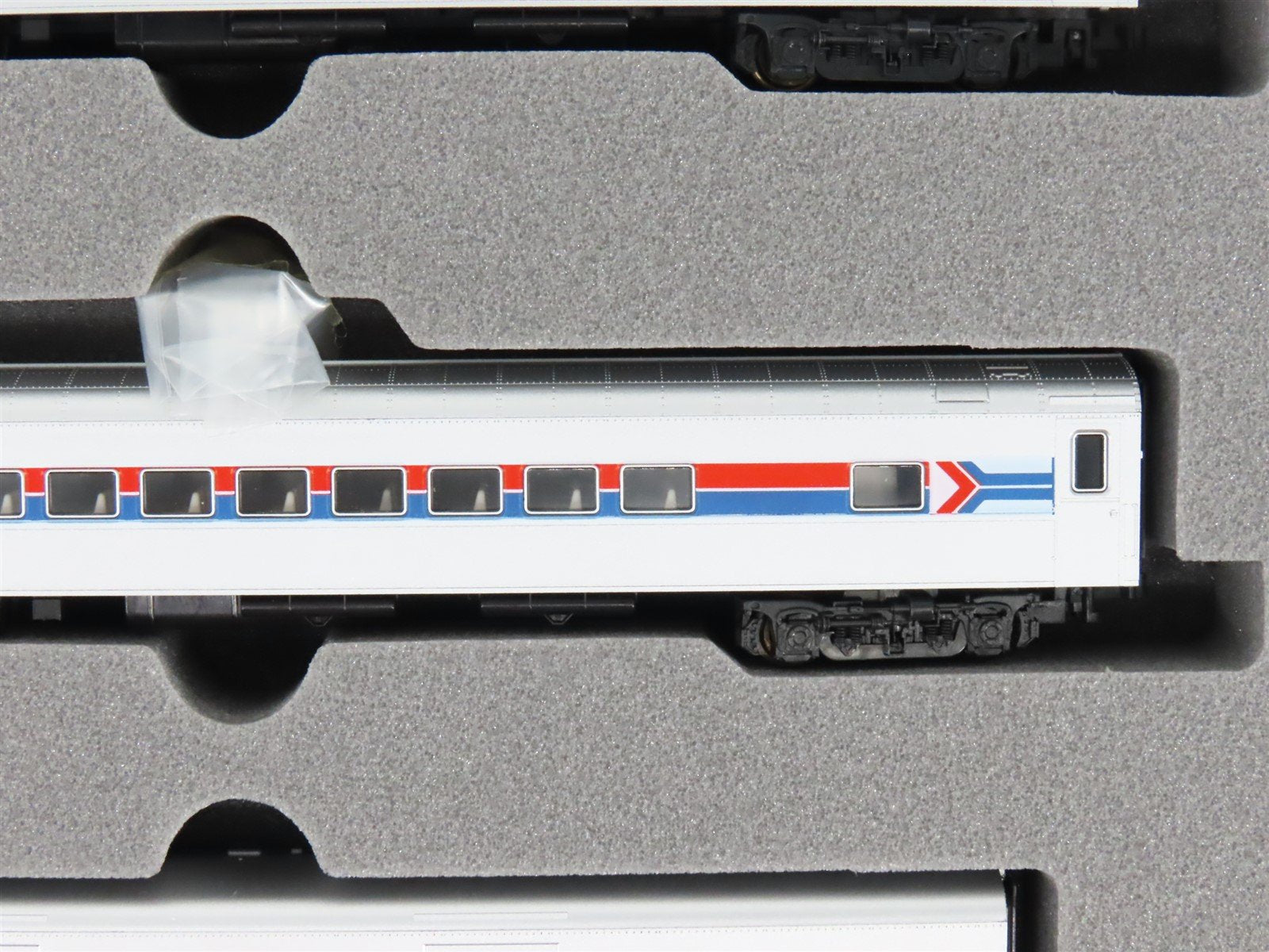 N Scale KATO 106-021 AMTK Amtrak Smooth Side Passenger 4-Car Set