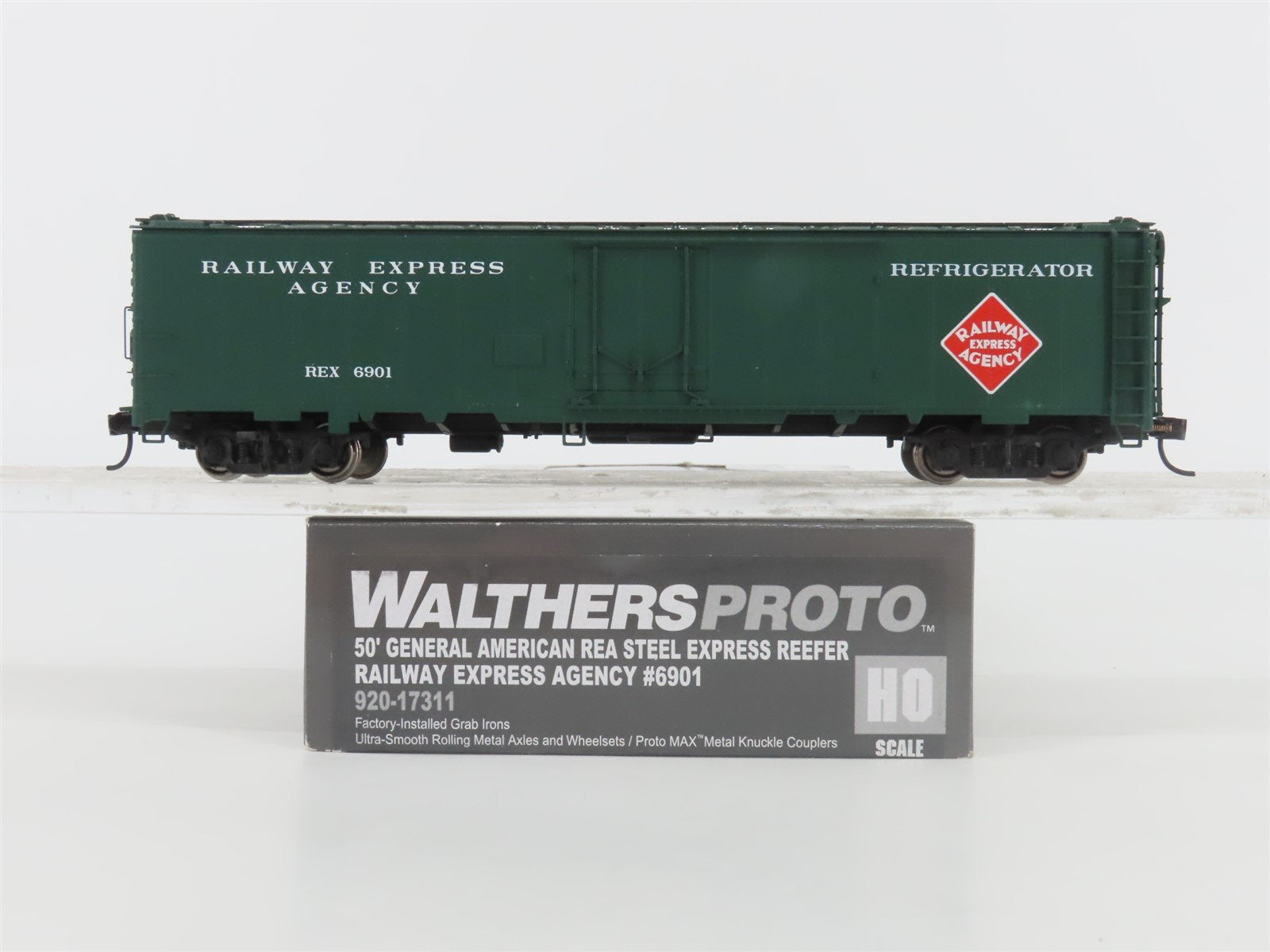 HO Scale Walthers Proto 920-17311 REX Railway Express Agency 50' Reefer #6901