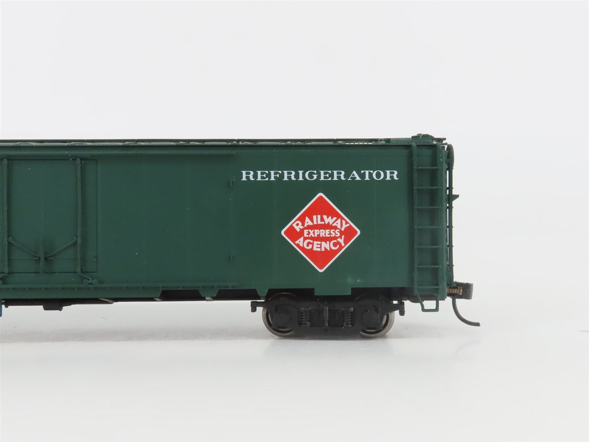 HO Scale Walthers Proto 920-17311 REX Railway Express Agency 50&#39; Reefer #6901